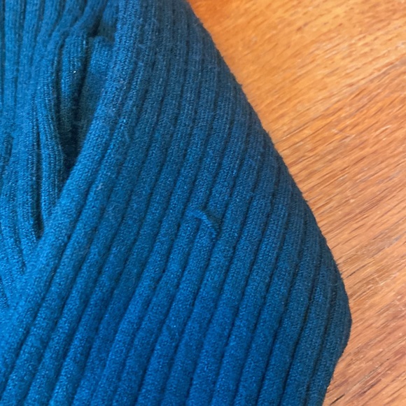 $8 CLEARANCE - Banana Republic XS Soft Teal Mock Neck Sweater - Picture 7 of 10